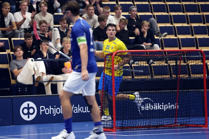 Anton Nilsson fick kröna sin landslagsdebut genom att bli målskytt. Foto: Per Wiklund/Svensk Innebandy