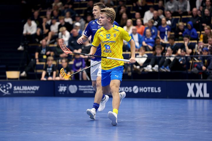 Filip Eriksson debuterade i herrlandslaget under Finnkampen. Foto: Per Wiklund/Svensk Innebandy