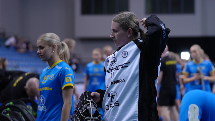 Lovisa Hedin fick chansen i målet i VM-mötet mot Tjeckien. Foto: Svensk Innebandy
