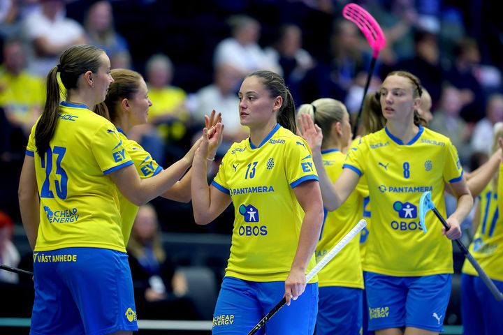 Wilma Johansson svarade för fem (3+2) poäng i första matchen av Finnkampen. Foto: Per Wiklund/Svensk Innebandy