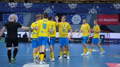 Sverige firar ett av sina fem mot mål Schweiz.