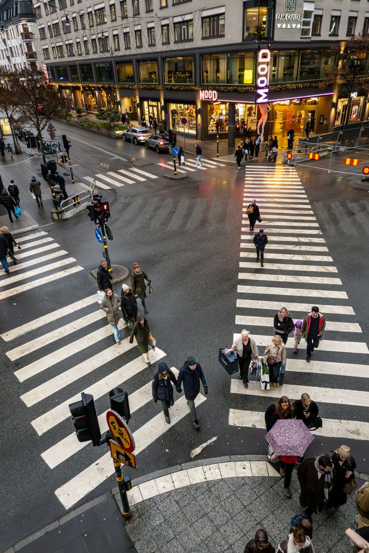 Vägkorsning med tre övergångsställen.