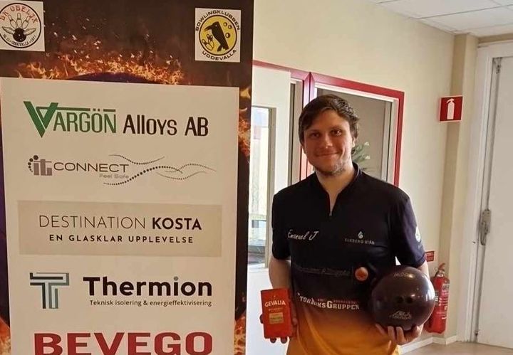 Emanuel Jonsson från Team Alingsås slog svenskt rekord igår över fem serier vid individuella SM i Uddevalla.