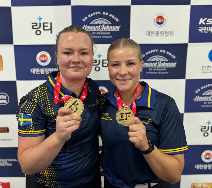Maja Engberg och Nora Johansson vinner guld i dubbel i U21-VM.