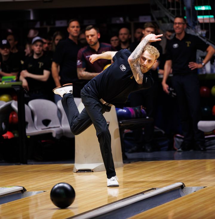 Imorgon börjar herrarnas elitserie i bowling. Jesper Svensson och Team Pergamon tar emot Team Clan vilket blir en finalrepris från SM-slutspelet i maj.