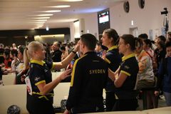 Nora Johansson, Anna Andersson och Hanna Engberg klara för VM-semifinal i 3-manna.