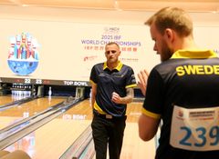 Jesper Svensson utses till årets bowlare på herrsidan tillsammans med James Blomgren.