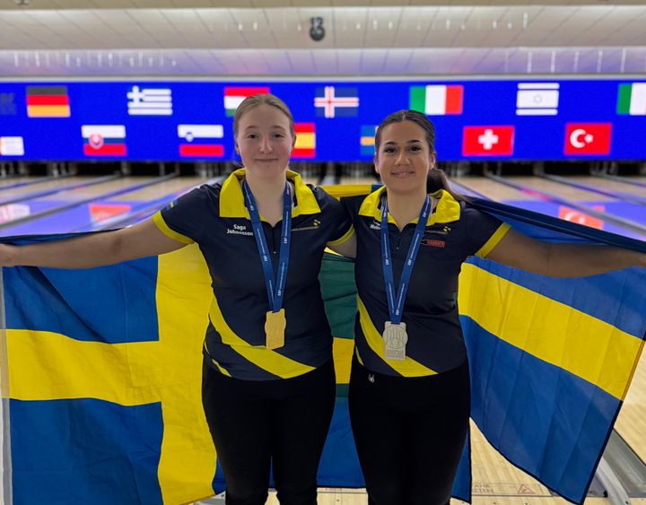 Saga Johansson vann guld i singel i junior-EM och Elissa Mehmet tog silver.