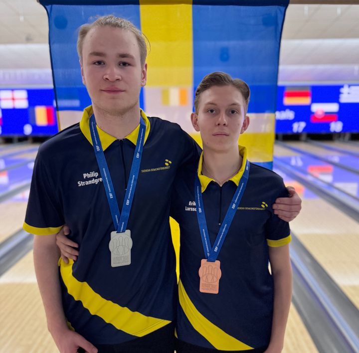 Philip Strandgren och Erik Larsson avslutade junior-EM med silver respektive brons i masters.