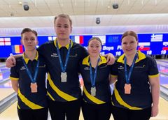 Söndagens medaljörer i masters: Erik Larsson, Philip Strandgren, Saga Johansson och Elin Bergqvist.