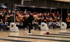 Jesper Svensson kom direkt från spel på den amerikanska PBA-touren och var med i sitt klubblag Team Pergamons guldlag under SM-slutspelet i 8-manna.