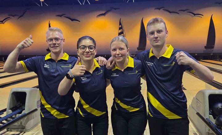 Robin Noberg, Stefanie Layrisse, Kajsa Samuelsson och Noel Haglund Torgersen tar brons i mixed i U21-VM.