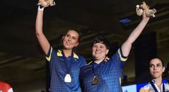 Jenny Wegner och Josefin Hermansson VM-guld 2019.