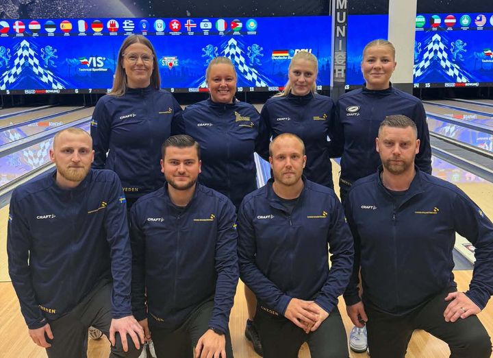Sju av åtta svenska spelare är vidare till slutspelet i singel i World Cup.