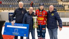 Jan Isakasson, ordf. Bollnäs bandy, Claes Thunblad förbundsordförande Svenska Bandyförbundet, Ted Hedell Edsbyns IF och Johan Sixtensson, förbundskapten herrlandslaget.