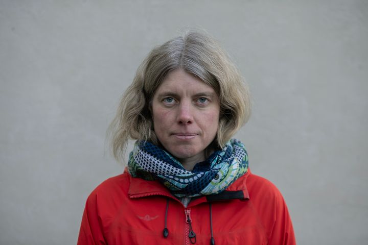Anna Sehlin tittar in i kameran
