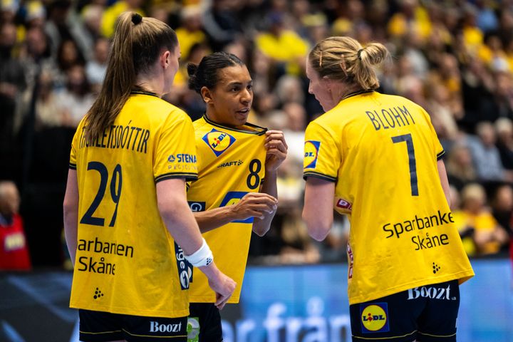 Kristin Thorleifsdóttir, Jamina Roberts och Linn Blohm, som alla bor eller har bott i Ungern, är tre av de svenska spelarna som är uttagna till EM-slutspelet som inleds just i Ungern om fyra veckor. Foto: Emma Wallskog/Bildbyrån