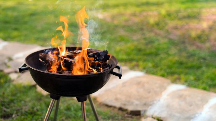 Vid hög brandrisk ökar risken för bränder i och omkring bostäder. Var försiktig med grillning och annan öppen eld.