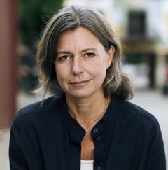 Annika Persson tilldelas Natur & Kulturs litterära arbetsstipendium på 100 000 kronor. Foto Stefan Tell