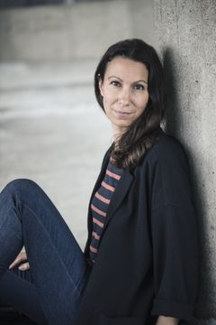 Fatima Bremmer tilldelas Natur & Kulturs litterära arbetsstipendium på 100 000 kronor. Foto Helén Karlsson