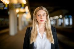 Fanny Larsson tilldelas Natur & Kulturs debattbokspris 2026 för boken "Åk till akuten".