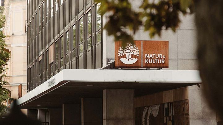 Natur & Kultur sätter vetenskapligt baserade klimatmål för att fortsätta att minska sina koldioxidutsläpp.