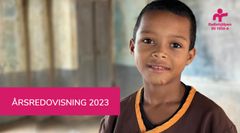 Nioårige skolpojken Jeudi på Madagaskar är ett av alla barn som får stöd genom Radiohjälpens kampanj Världens Barn. Under året som gått har 189 miljoner kronor samlats in av Radiohjälpen, visar årsberättelsen 2023.
