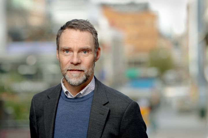 Bild på en man i kostym