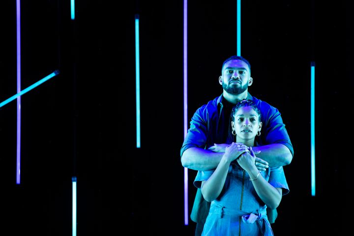 På bild: Angelika Prick och John Njie. Fotograf Leonard Stenberg