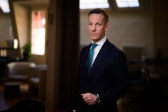 "Svensk industri pressas nu från två håll: ökade kostnader och svag efterfrågan. I det läget blir stabila och konkurrenskraftiga villkor helt avgörande för jobben och investeringarna i Sverige." Jakob Tellgren, vd på IKEM.