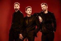 I december återkommer E.MD. äntligen och gör det i form av fyra fullskaliga, men samtidigt intima framträdanden i Cirkus stora salong i Stockholm.