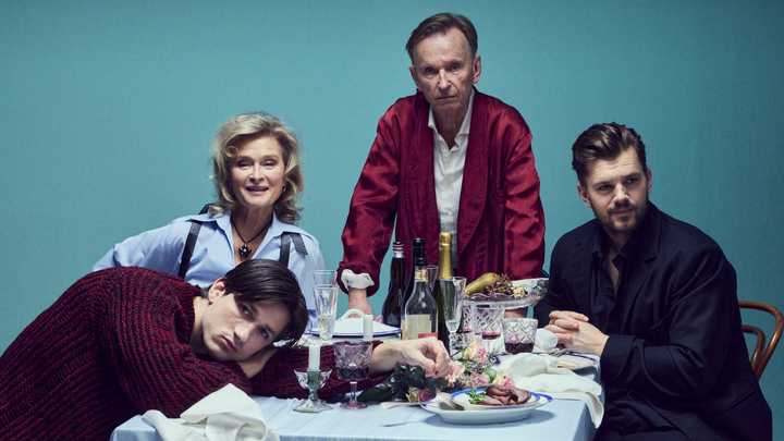 Teaterpjäsen Bolero med skådespelarkonst av Lena Endre, Johan Ulveson och en introduktion av Max Ulveson och Isac Calmroth.