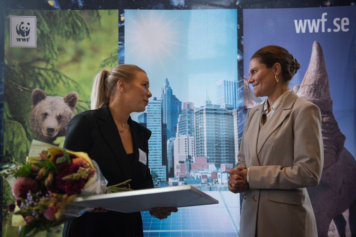 WWF har utsett Therése Lindgren till Årets miljöhjälte 2023 och Kronprinsessan Victoria deltog i prisceremonin.