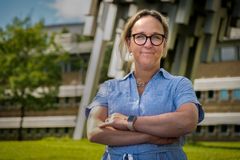 Cancerfonden delar i år ut över en miljard kronor till svensk cancerforskning – den största satsningen i fondens historia.