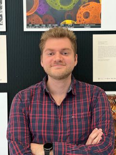 Loïc Steiner, postdoktor vid Linköpings universitet, forskar om hur osteosarkom sprider sig till lungorna.