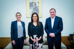 Caroline Edelstam, ordförande i Edelstam Foundation; Gloria de la Fuente, vice utrikesminister samt Stefan Löfven, styrelsemedlem i Edelstam Foundation