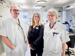 Rickard Hermansson, sjukhusbiolog, Jonna Malmén, enhetschef på masspektrometrisektionen, och Åse Östholm, överläkare på infektionskliniken har etablerat det nya arbetssättet.