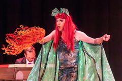 Föreställning Lilla Jag och Drakarnas drottning. Foto: Olav Holten.