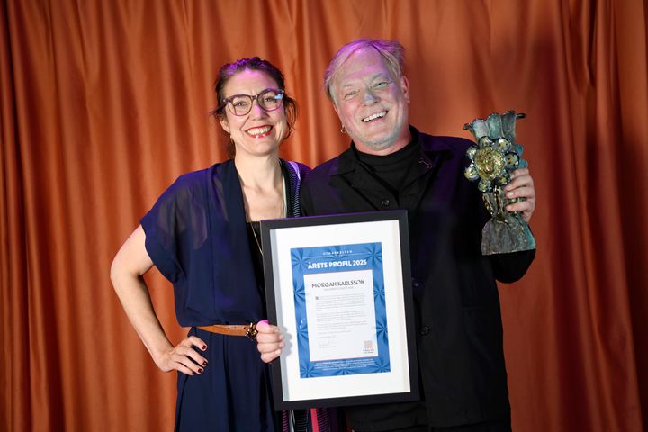 På bilden Nina Andersson (vd, Folkets Hus och Parker) och Morgan Karlsson (verksamhetschef Hallunda Folkets Hus)