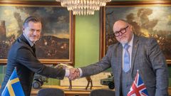 Per Öhrstedt, Deputy Director Naval Systems Division (L) and Peter Backstrom, MBDA sales director Nordic region (R), image courtesy of FMV.