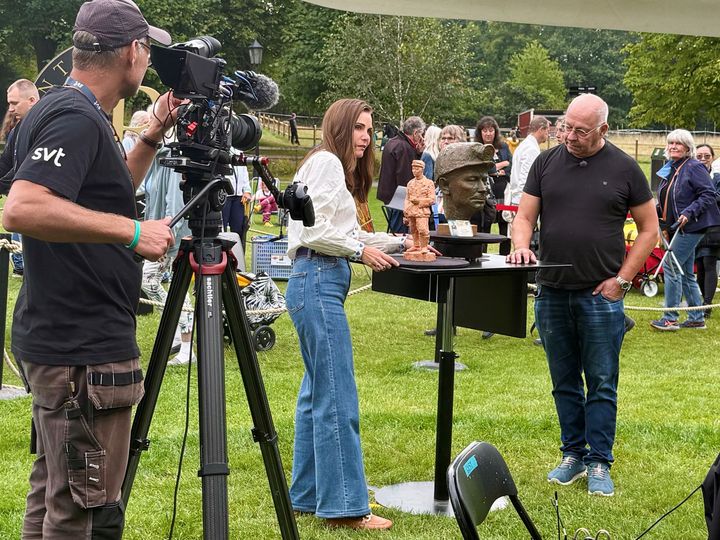 Ett av många intressanta föremål som värderades under söndagens inspelning av Antikrundan i Botkyrka.