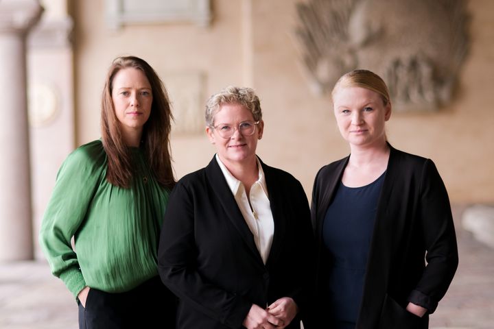 Det rödgröna styret presenterade idag planerna för Bromma parkstad. Från vänster till höger: Åsa Lindhagen (MP), Karin Wanngård (S), Clara Lindblom (V).