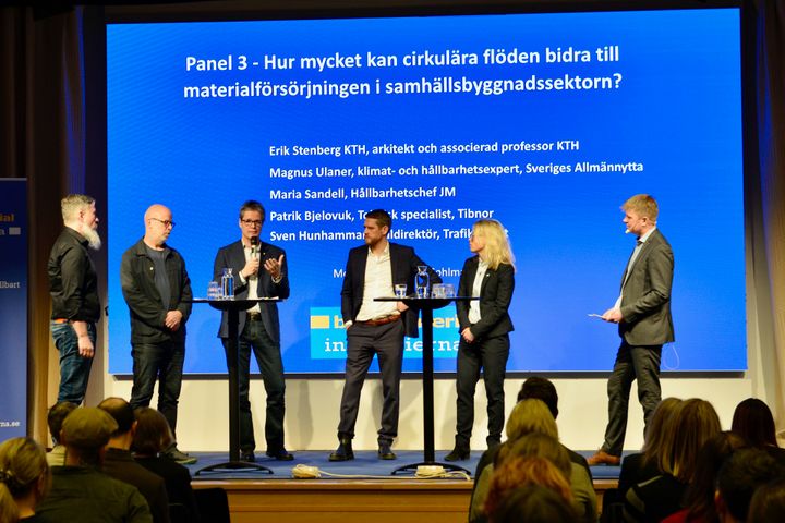 Panelsamtal under lansering av rapporten  ”Vägen mot mer cirkulära byggmaterialflöden – Byggmaterialindustriernas perspektiv”