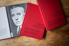 Klassikern Den lekande människan av Johan Huizinga i nyutgåva på Bokförlaget Stolpe
