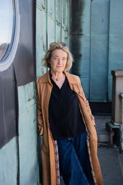 Åsa Furuhagen debuterar som fackboksförfattare med boken "Makten och härligheten".