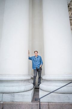 Paul Linjamaa är religionshistoriker och aktuell med boken "Gnosticismens historia".