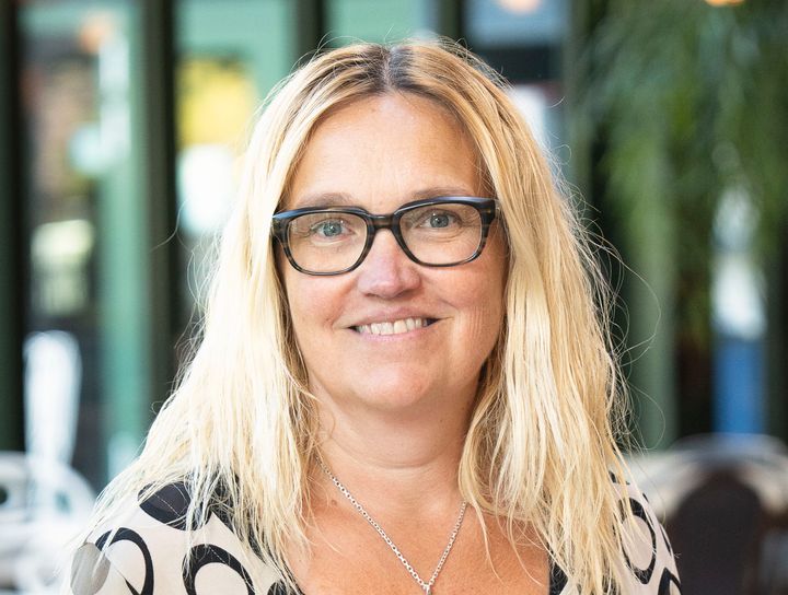 Isabella Frejd visar sitt hantverkskunnande internationellt då hon är med och tävlar i FrameWall på FramaArt i Bologna.