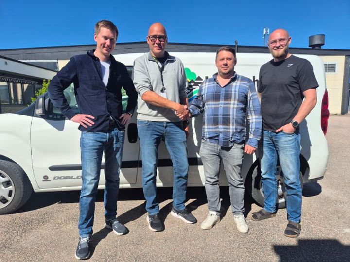 Handslag för affären mellan MTA och Laholmshem