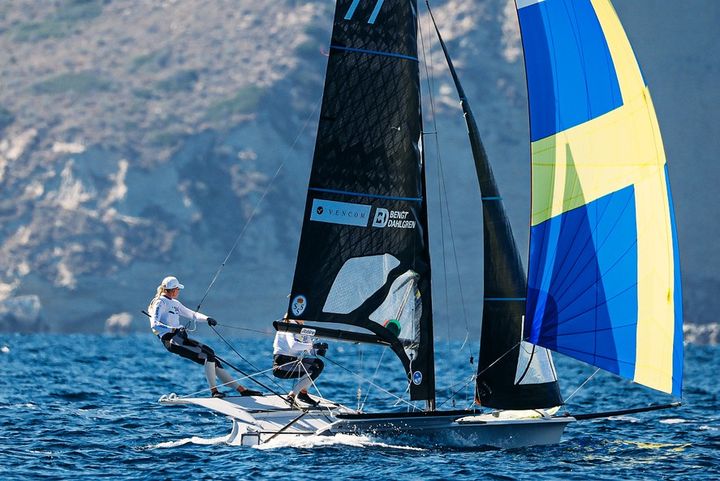 Vilma Bobeck/Ebba Berntsson ligger femma på 49erFX-VM. Foto: Sailing Energy