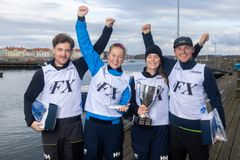 Vinnarna 2024 blev 49erFX med (fr. v): Gustav Fredriksson, Ellen Fredriksson, Ebba Fredriksson och Hugo Liljegren. Foto: Daniel Stenholm